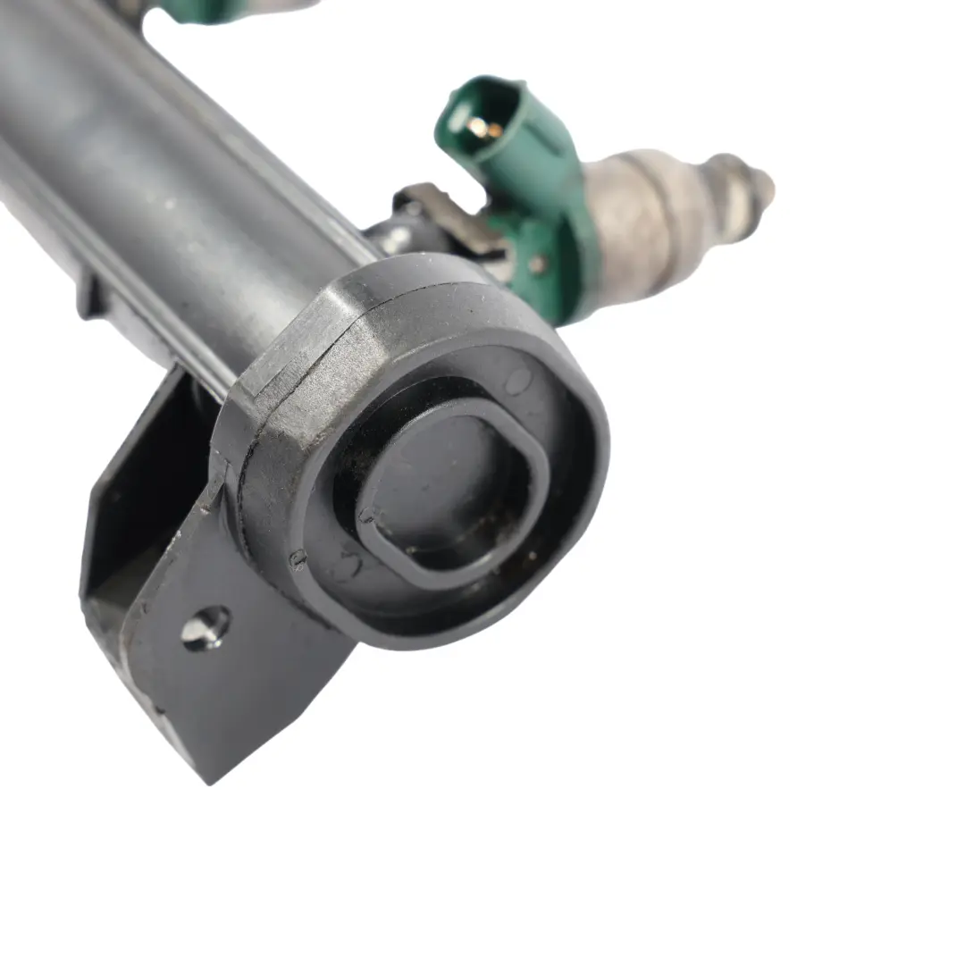 Rail Injector Audi A3 8L Volkswagen Golf Mk4 1.6 2.0 Petrol to Fuel with Part number 06A133317A Fuel Rail Injector Audi A3 8L Volkswagen Golf Mk4 1.6 2.0 Petrol - SKU 06A133317A - Part number 06A133317A