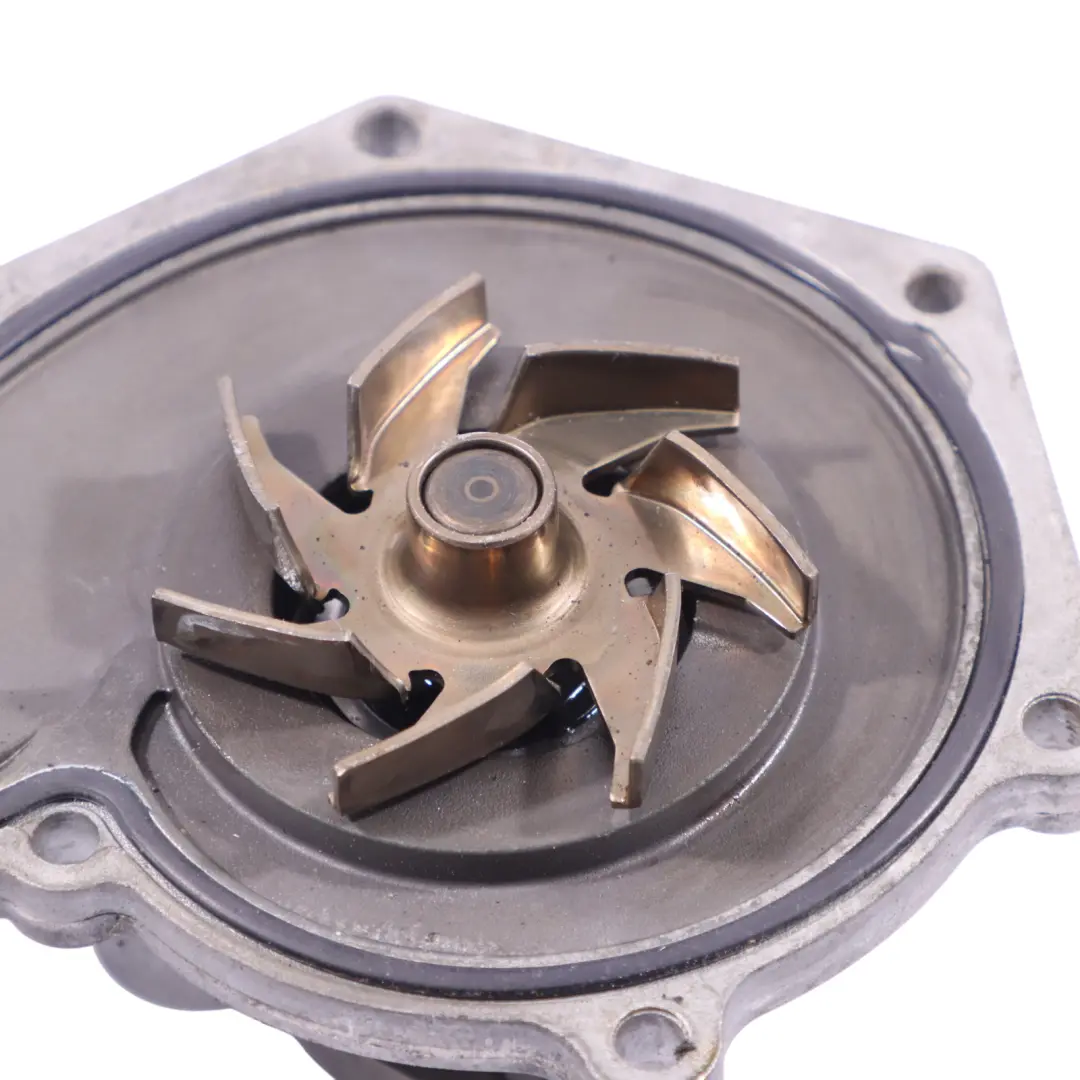 Pompa Acqua Refrigerante Audi A4 B7 B8 S4 B8 Pompa Supplementare per con numero di parte 06E121005F Pompa Acqua Refrigerante Audi A4 B7 B8 S4 B8 Pompa Supplementare - SKU 06E121005F - Numero di parte 06E121005F