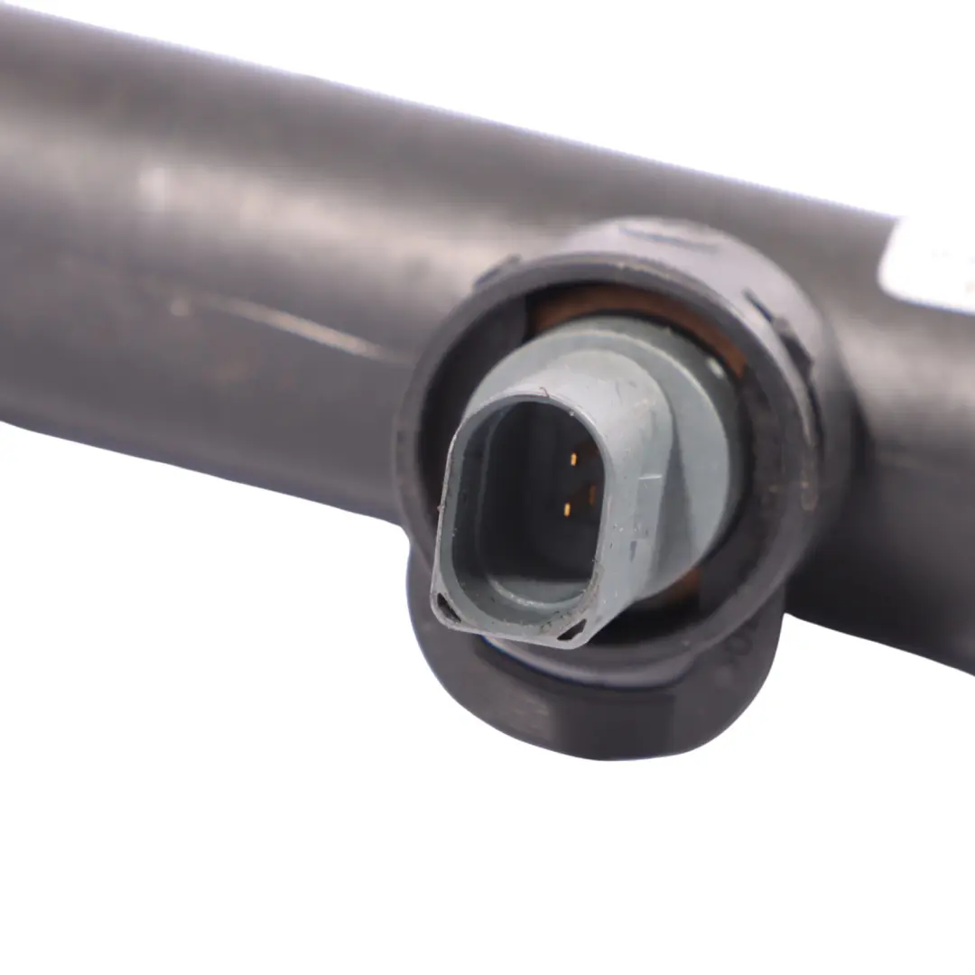 Tubo Acqua Radiatore Refrigerante Linea Tubo per Audi A4 B8 3.2 FSI con numero di parte 06E121045J Audi A4 B8 3.2 FSI Tubo Acqua Radiatore Refrigerante Linea Tubo - SKU 06E121045J - Numero di parte 06E121045J