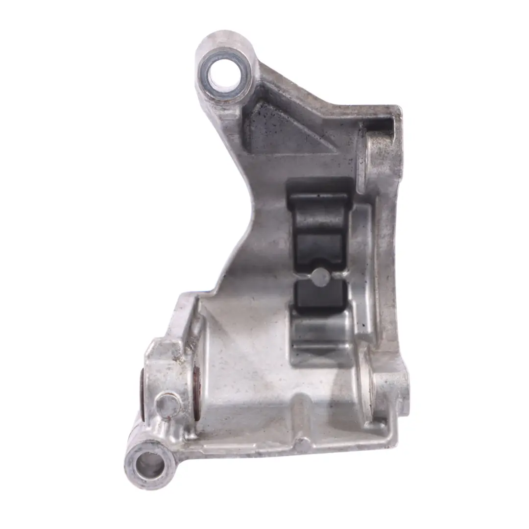 Łapa Uchwyt Mocowanie Pompy Wspomagania do Audi S4 B8 o numerze 06E145393B Audi S4 B8 Łapa Uchwyt Mocowanie Pompy Wspomagania - SKU 06E145393B - Numer Części 06E145393B