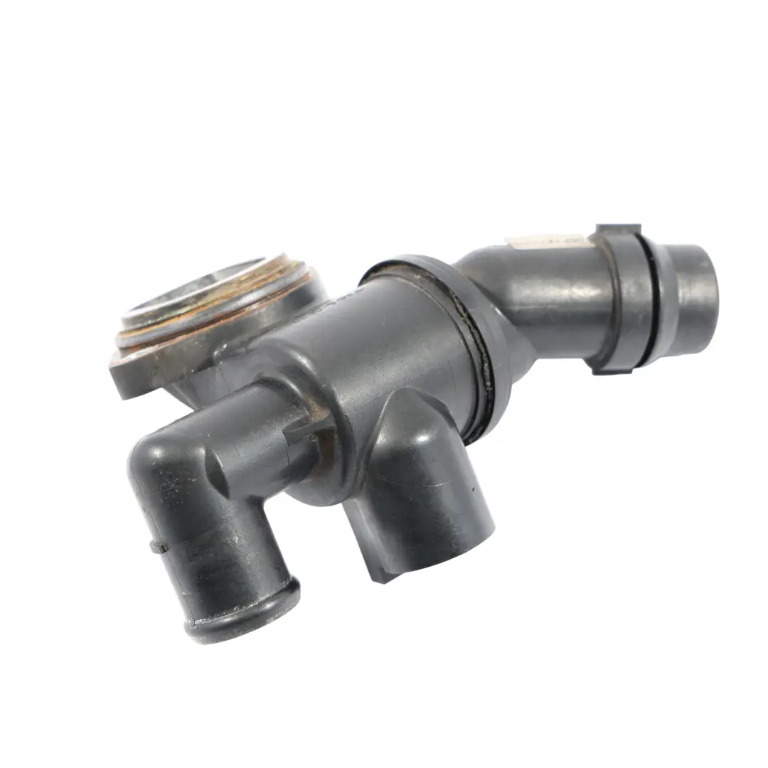 Carcasa Del Termostato Del Refrigerante para Audi A3 S3 8P 2.0 TFSI con número de pieza 06F121111H Audi A3 S3 8P 2.0 TFSI Carcasa Del Termostato Del Refrigerante - SKU 06F121111H - Número de pieza 06F121111H