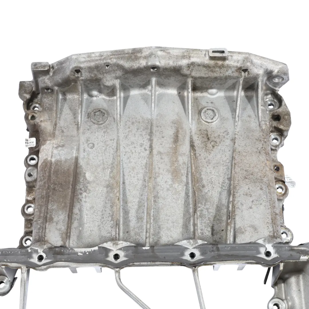 Cárter De Aceite Parte Superior Motor Gasolina 3.0 TFSI para Audi A4 S4 B9 con número de pieza 06M103805M Audi A4 S4 B9 Cárter De Aceite Parte Superior Motor Gasolina 3.0 TFSI - SKU 06M103805M - Número de pieza 06M103805M