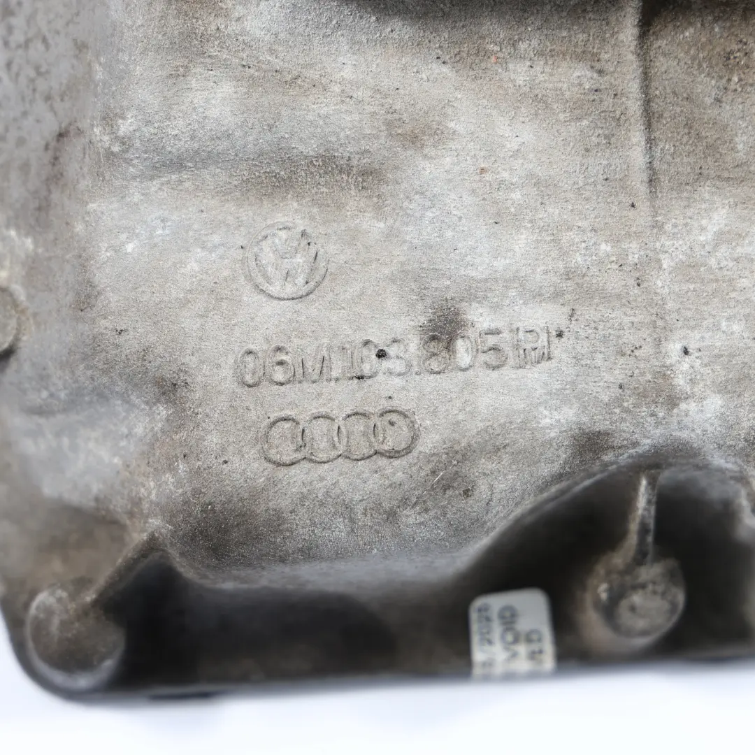 Cárter De Aceite Parte Superior Motor Gasolina 3.0 TFSI para Audi A4 S4 B9 con número de pieza 06M103805M Audi A4 S4 B9 Cárter De Aceite Parte Superior Motor Gasolina 3.0 TFSI - SKU 06M103805M - Número de pieza 06M103805M