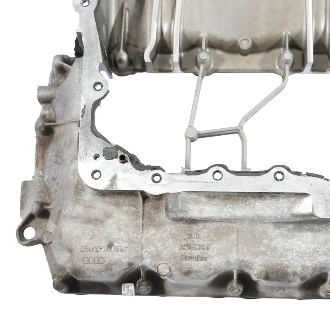 Coppa Dell'Olio Parte Superiore Motore Benzina 3.0 TFSI per Audi A4 S4 B9 con numero di parte 06M103805M Audi A4 S4 B9 Coppa Dell'Olio Parte Superiore Motore Benzina 3.0 TFSI - SKU 06M103805M - Numero di parte 06M103805M