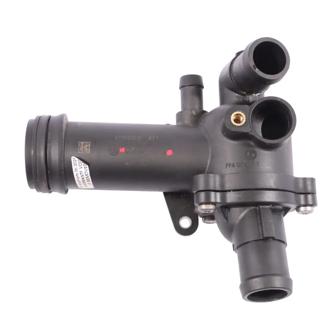 Alloggiamento Termostato Audi RS3 8V TTRS 8S 2.5 TFSI Refrigerante per con numero di parte 07K121111D Alloggiamento Termostato Audi RS3 8V TTRS 8S 2.5 TFSI Refrigerante - SKU 07K121111D - Numero di parte 07K121111D