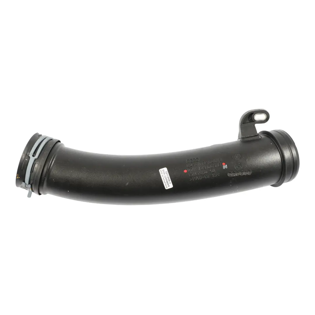 Tubo Di Aspirazione Aria Linea Tubo Intercooler 2.5 TFSI per Audi RS3 8V con numero di parte 07K129665E Audi RS3 8V Tubo Di Aspirazione Aria Linea Tubo Intercooler 2.5 TFSI - SKU 07K129665E - Numero di parte 07K129665E