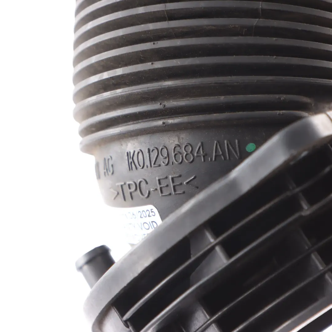 Tubo Flessibile Di Aspirazione Dell'Aria Turbo 1.4 TFSI per Audi A3 8P con numero di parte 1K0129684AN Audi A3 8P Tubo Flessibile Di Aspirazione Dell'Aria Turbo 1.4 TFSI - SKU 1K0129684AN - Numero di parte 1K0129684AN