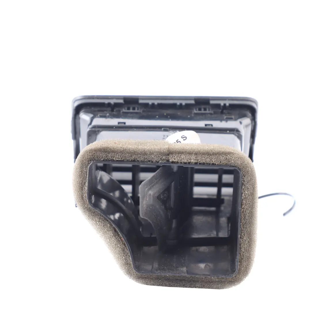 Mk5 Kratka Nawiewu Powietrza Prawy Przód 1K0819704 do Volkswagen Golf o numerze 1K0819710 Volkswagen Golf Mk5 Kratka Nawiewu Powietrza Prawy Przód 1K0819704 - SKU 1K0819710 - Numer Części 1K0819710