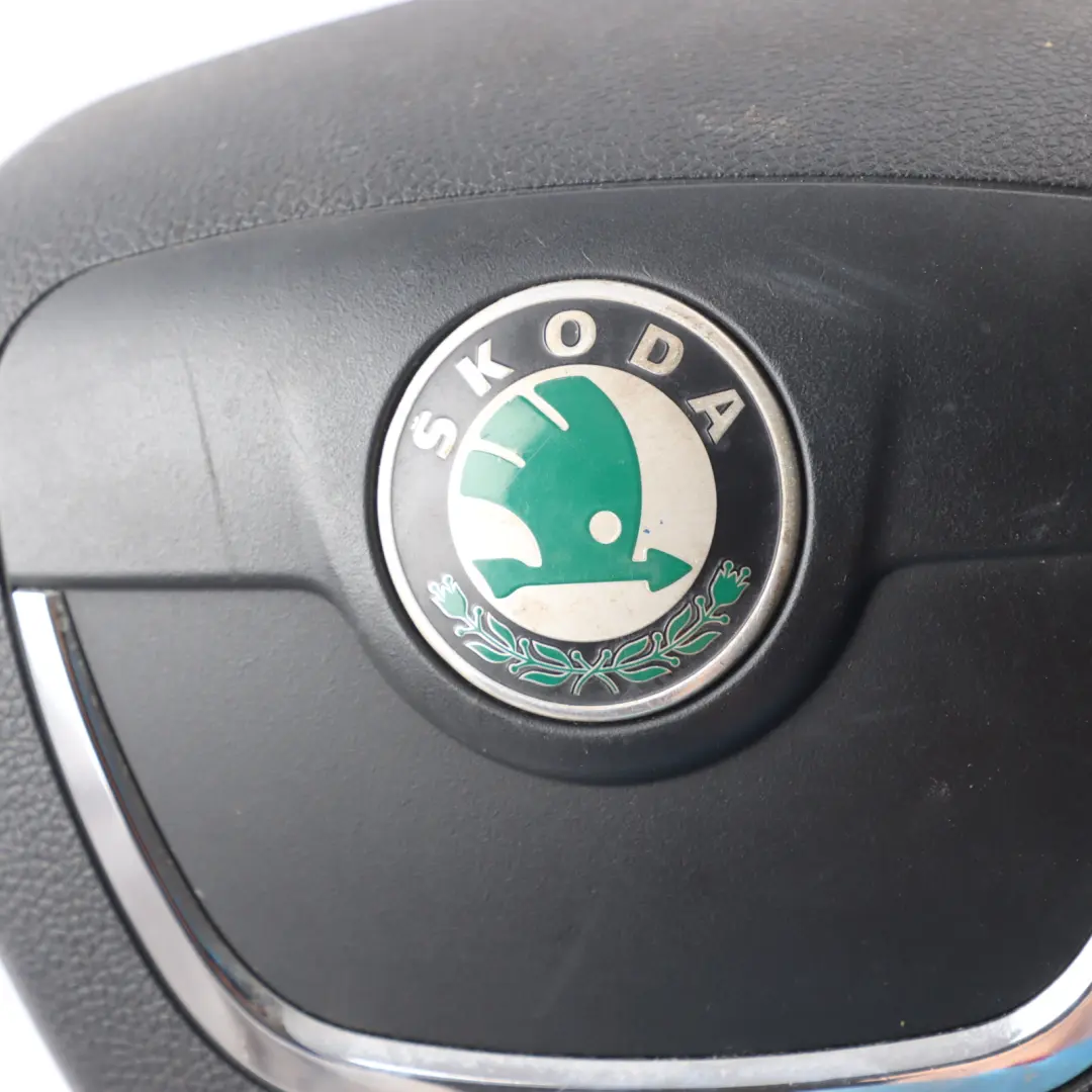 Steering Wheel Air Module Driver's Side Unit to Skoda Octavia II with Part number 1Z0880201AQ Skoda Octavia II Steering Wheel Air Module Driver's Side Unit - SKU 1Z0880201AQ - Part number 1Z0880201AQ