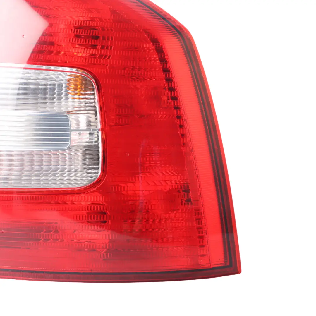 Mk2 1Z Tail Light Lamp Side Panel Rear Right O/S to Skoda Octavia with Part number 1Z5945112B Skoda Octavia Mk2 1Z Tail Light Lamp Side Panel Rear Right O/S - SKU 1Z5945112B - Part number 1Z5945112B