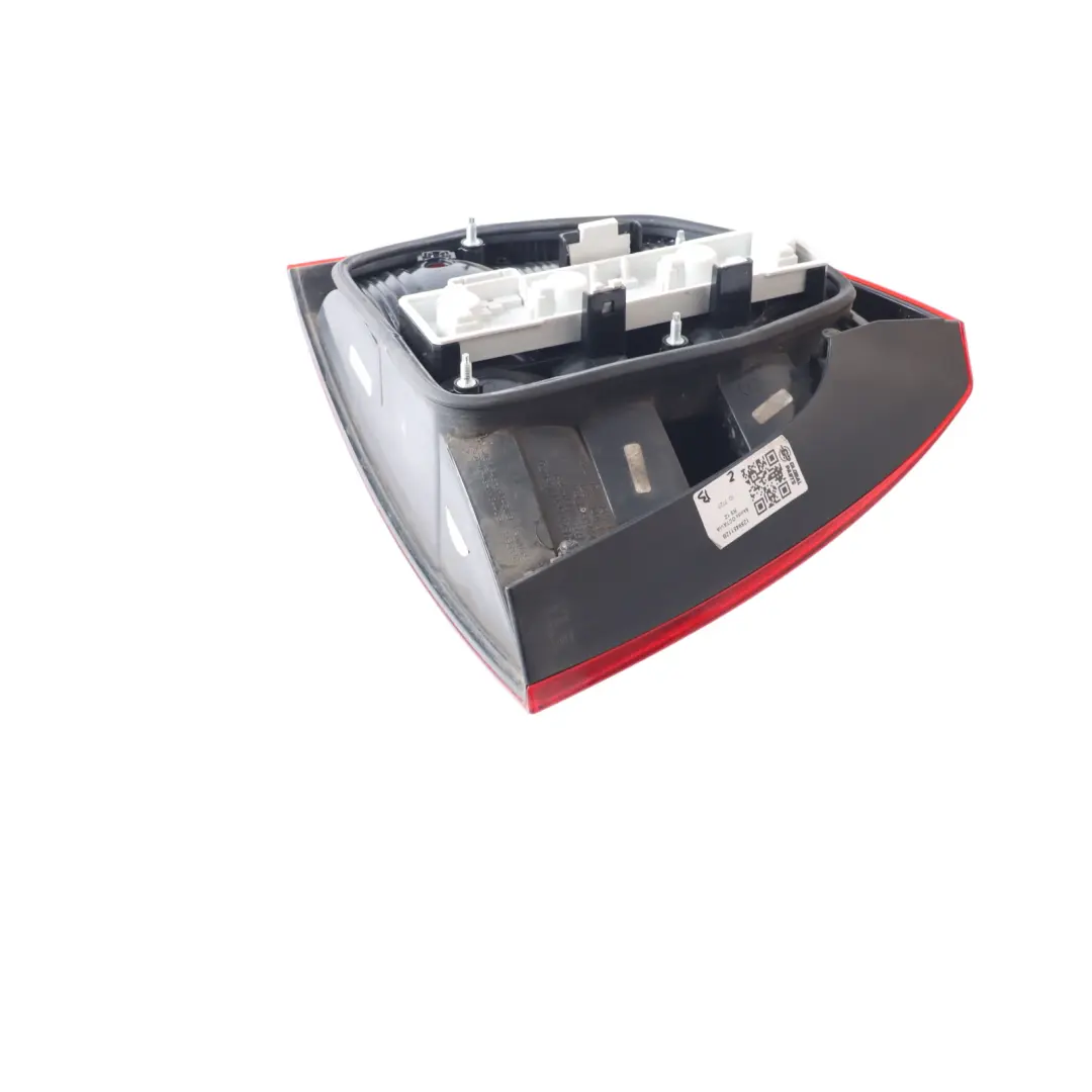 Mk2 1Z Tail Light Lamp Side Panel Rear Right O/S to Skoda Octavia with Part number 1Z5945112B Skoda Octavia Mk2 1Z Tail Light Lamp Side Panel Rear Right O/S - SKU 1Z5945112B - Part number 1Z5945112B