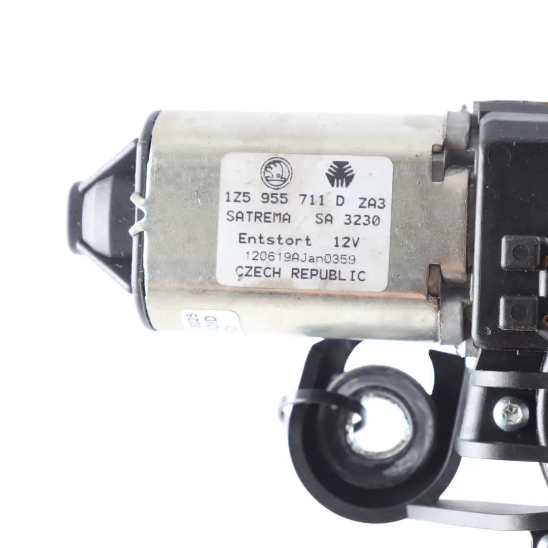 1Z Window Tailgate Rear Wiper Motor Drive Unit to Skoda Octavia II with Part number 1Z5955711D Skoda Octavia II 1Z Window Tailgate Rear Wiper Motor Drive Unit - SKU 1Z5955711D - Part number 1Z5955711D