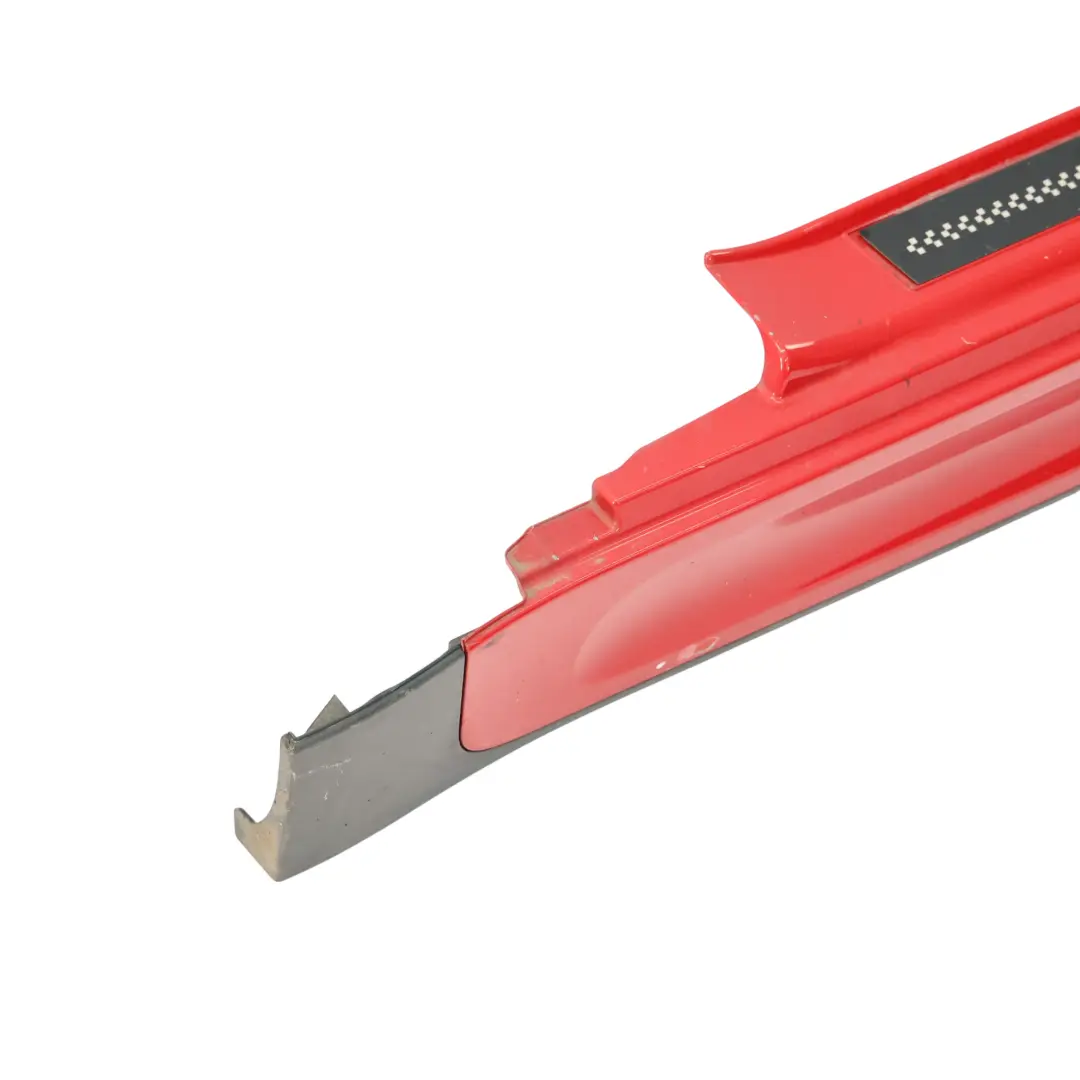 Bordure de seuil de porte gauche Chili Red - 851 pour Mini R56 R57 JCW à propos du numéro de pièce 2156417 Mini R56 R57 JCW Bordure de seuil de porte gauche Chili Red - 851 - SKU 2156417-CHRED1 - Numéro de pièce 2156417