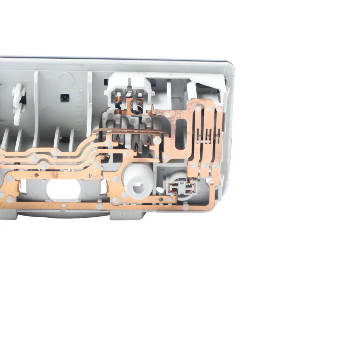 Lampka Dachowa Oświetlenie Kabiny Przód Czarny do Skoda Octavia II o numerze 3B0947105C Skoda Octavia II Lampka Dachowa Oświetlenie Kabiny Przód Czarny - SKU 3B0947105C-2 - Numer Części 3B0947105C