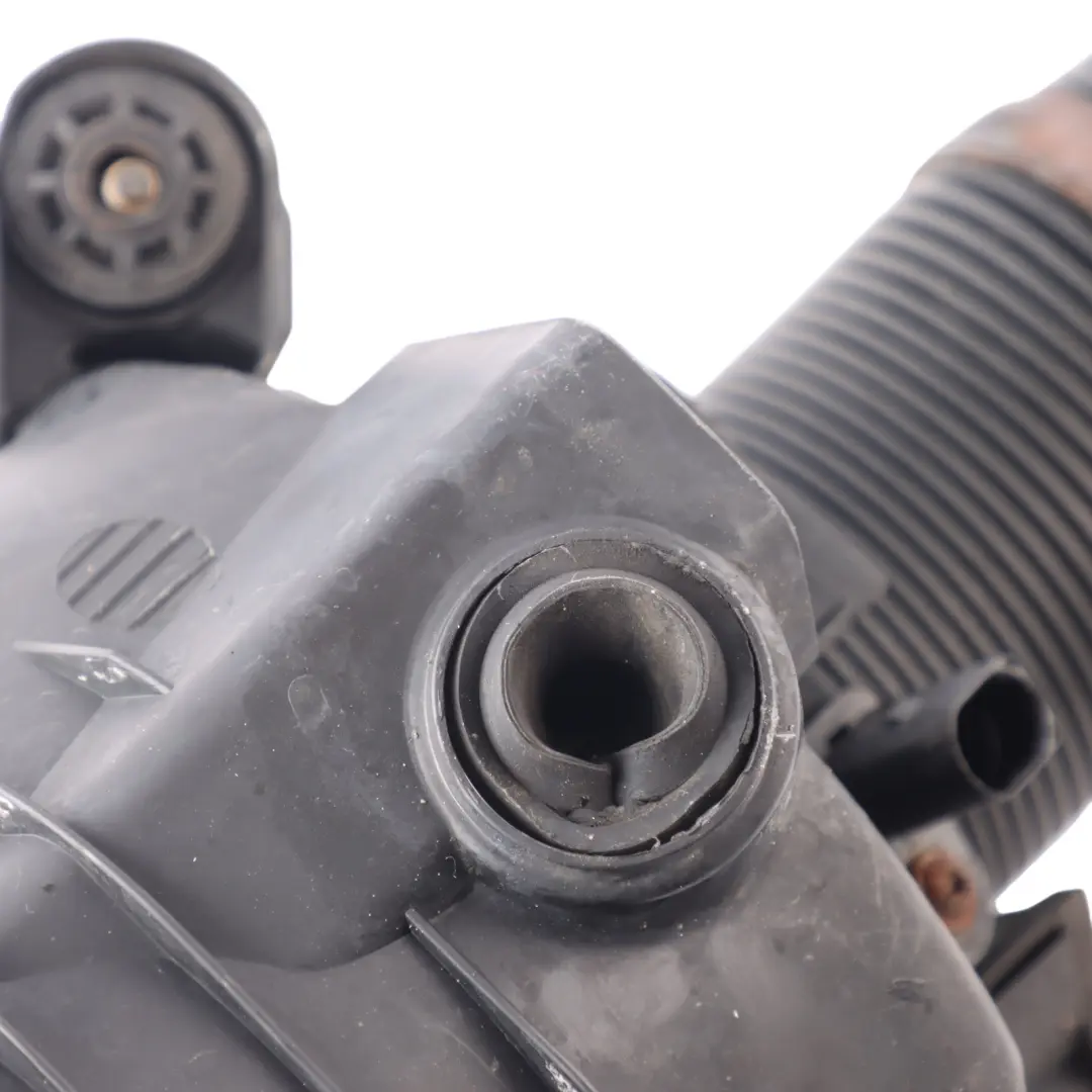 Filter Box Housing to VW Volkswagen Golf 5 Diesel Air with Part number 3C0129607S VW Volkswagen Golf 5 Diesel Air Filter Box Housing - SKU 3C0129607S - Part number 3C0129607S