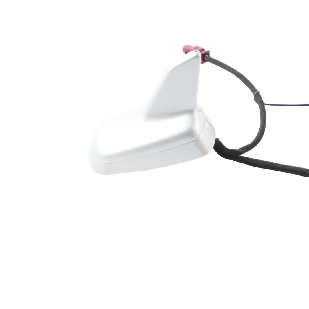 Antena Dachowa Rekinek Wzmacniacz Srebrny do Audi A6 C6 o numerze 4F9035503F Audi A6 C6 Antena Dachowa Rekinek Wzmacniacz Srebrny - SKU 4F9035503F-ICS - Numer Części 4F9035503F