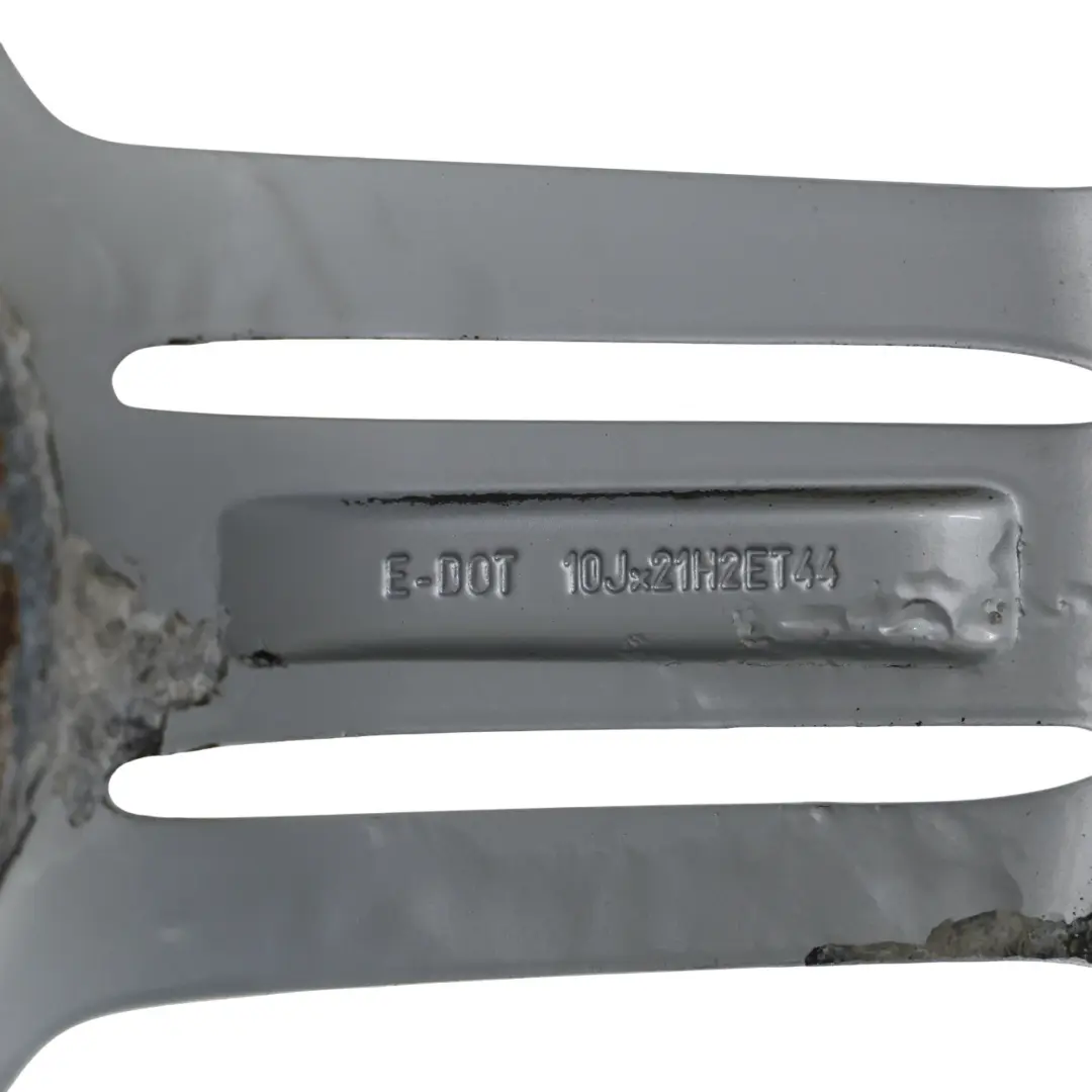 Silberne Leichtmetallfelge Alufelge 21" 10J ET:44 für Audi Q7 4L mit Teilenummer 4L0601025BH Audi Q7 4L Silberne Leichtmetallfelge Alufelge 21" 10J ET:44 - SKU 4L0601025BH-9 - Teilenummer 4L0601025BH