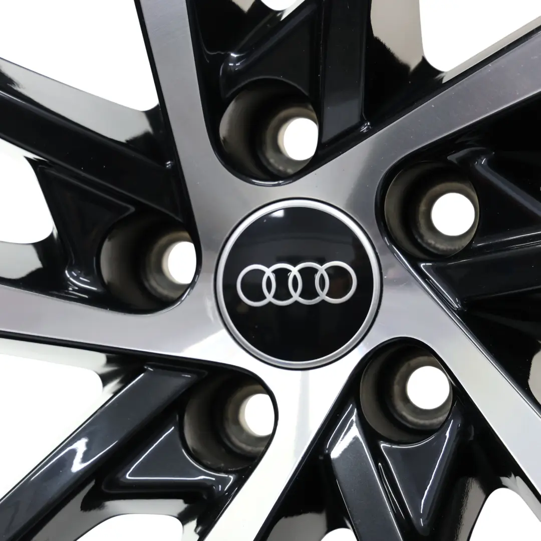 4M Llanta De Aleación Bicolor 22" Star Spoke 10J ET:26 para Audi Q7 con número de pieza 4M0601025DN Audi Q7 4M Llanta De Aleación Bicolor 22" Star Spoke 10J ET:26 - SKU 4M0601025DN-2 - Número de pieza 4M0601025DN