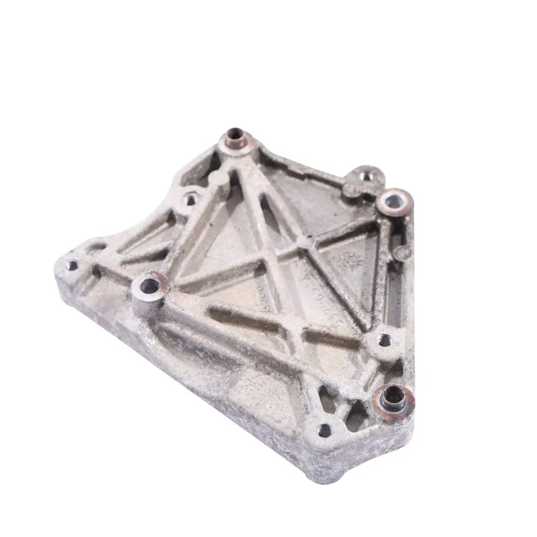 Lichtmaschinen Halterung für Opel Corsa D 1.3 CDTI mit Teilenummer 55206511 Opel Corsa D 1.3 CDTI Lichtmaschinen Halterung - SKU 55206511 - Teilenummer 55206511