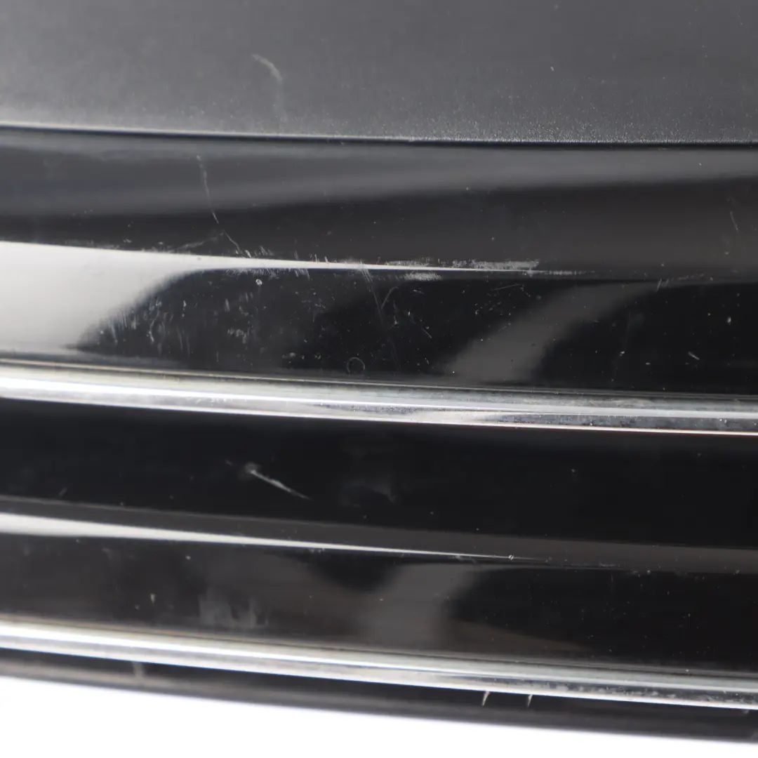 Panel Embellecedor Capó Rejilla Radiador para Volkswagen Golf VI con número de pieza 5K0853651AM Volkswagen Golf VI Panel Embellecedor Capó Rejilla Radiador - SKU 5K0853651AM-1 - Número de pieza 5K0853651AM