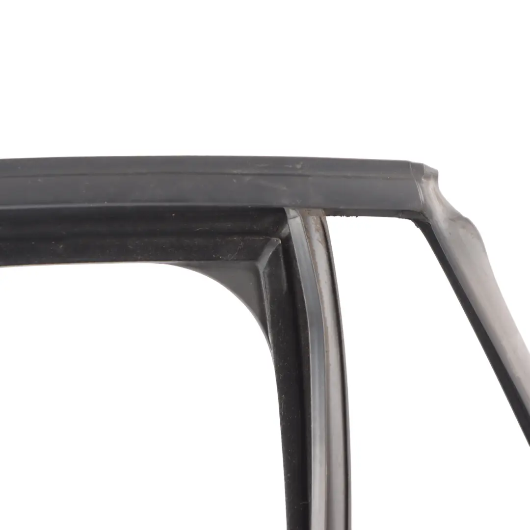 Puerta Trasera Derecha Junta De Sellado para Volkswagen Golf 6 con número de pieza 5K6839432E Volkswagen Golf 6 Puerta Trasera Derecha Junta De Sellado - SKU 5K6839432E - Número de pieza 5K6839432E