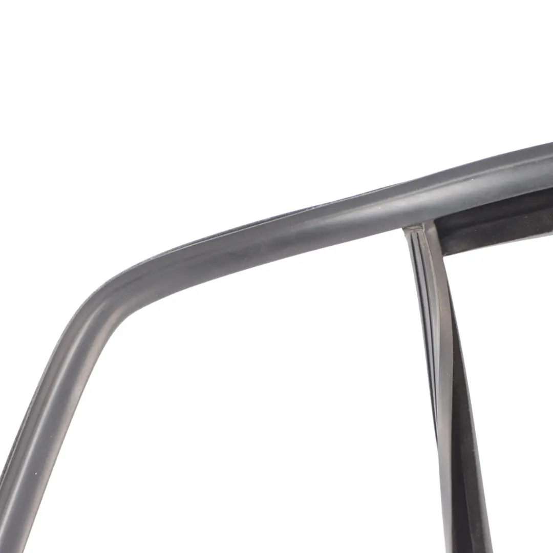 Puerta Trasera Derecha Junta De Sellado para Volkswagen Golf 6 con número de pieza 5K6839432E Volkswagen Golf 6 Puerta Trasera Derecha Junta De Sellado - SKU 5K6839432E - Número de pieza 5K6839432E