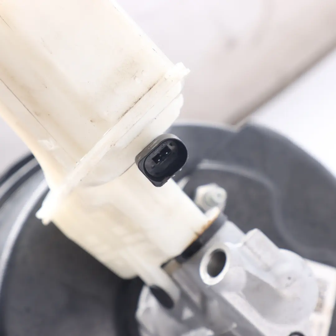 Brake Servo Braking Unit Master Cylinder Booster to Audi Q2 GA with Part number 5Q2614105CR Audi Q2 GA Brake Servo Braking Unit Master Cylinder Booster - SKU 5Q2614105CR - Part number 5Q2614105CR