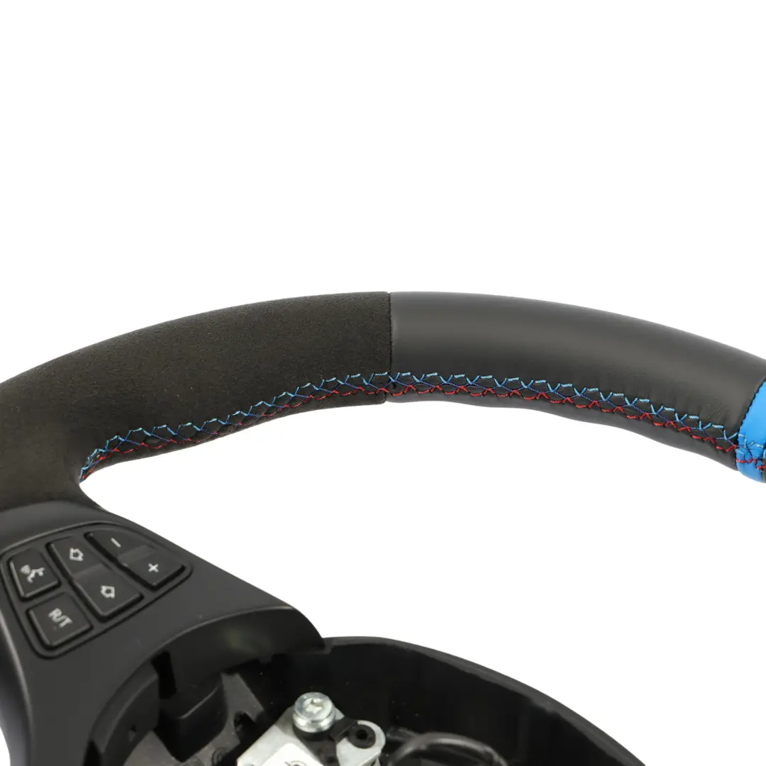 Steering Wheel Sport NEW Black Leather Alcantara M-tricoloured to BMW X3 E83 X5 E53 with Part number 6778404 BMW X3 E83 X5 E53 Steering Wheel Sport NEW Black Leather Alcantara M-tricoloured - SKU 6778404-1 - Part number 6778404