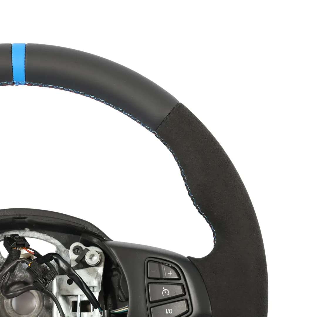 Volant Sport NEUF Cuir Noir Alcantara M-Tricoloured pour BMW X3 E83 X5 E53 à propos du numéro de pièce 6778404 BMW X3 E83 X5 E53 Volant Sport NEUF Cuir Noir Alcantara M-Tricoloured - SKU 6778404-1 - Numéro de pièce 6778404