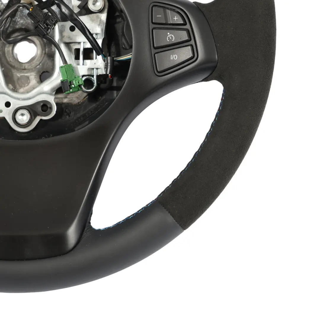 NUOVO Pelle Nera Alcantara M-Tricolore per BMW X3 E83 X5 E53 Volante Sport con numero di parte 6778404 BMW X3 E83 X5 E53 Volante Sport NUOVO Pelle Nera Alcantara M-Tricolore - SKU 6778404-1 - Numero di parte 6778404