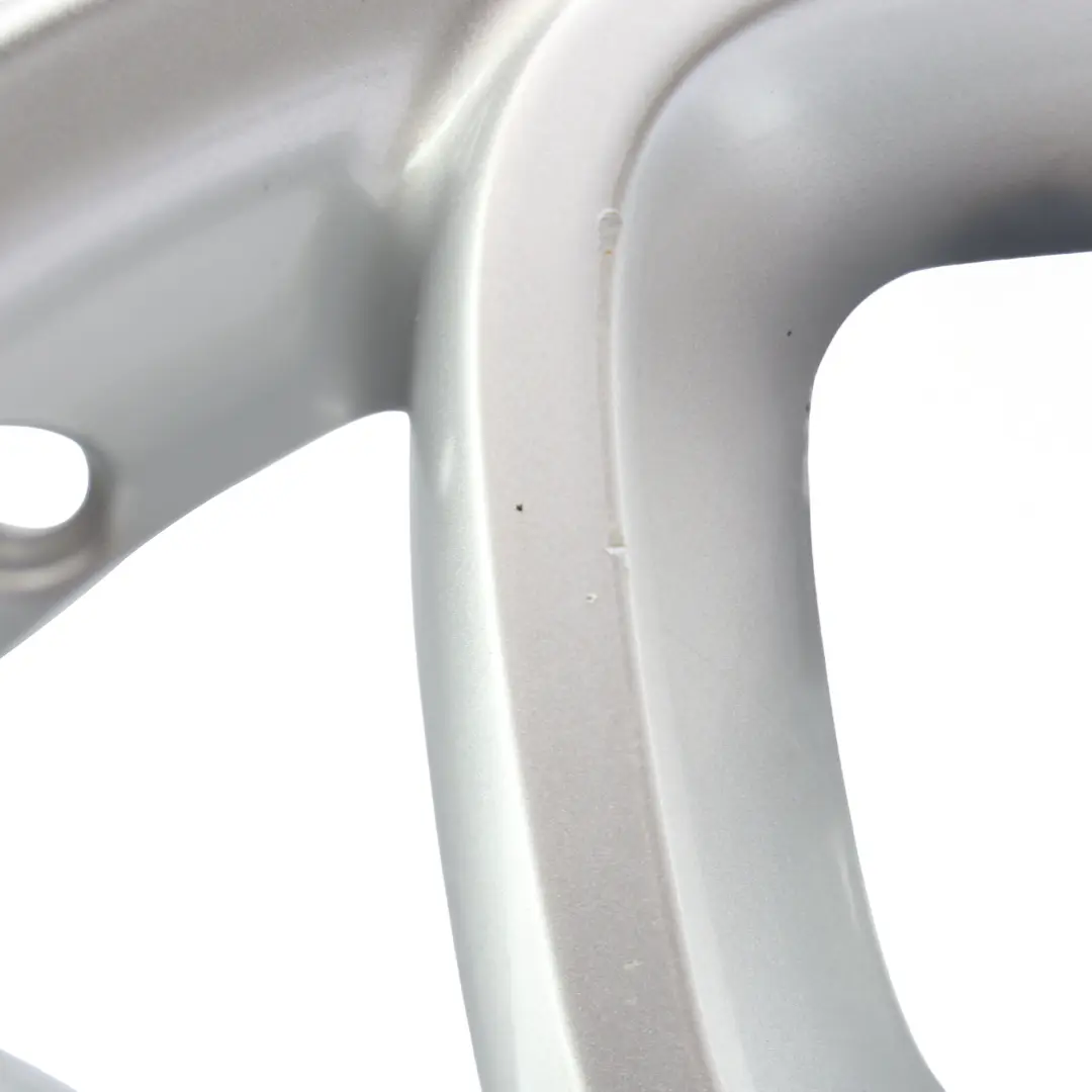 Silberne Leichtmetallfelge 16" Loop Speiche 494 6,5J ET:54 für Mini Cooper F55 F56 mit Teilenummer 6855103 Mini Cooper F55 F56 Silberne Leichtmetallfelge 16" Loop Speiche 494 6,5J ET:54 - SKU 6855103-2 - Teilenummer 6855103