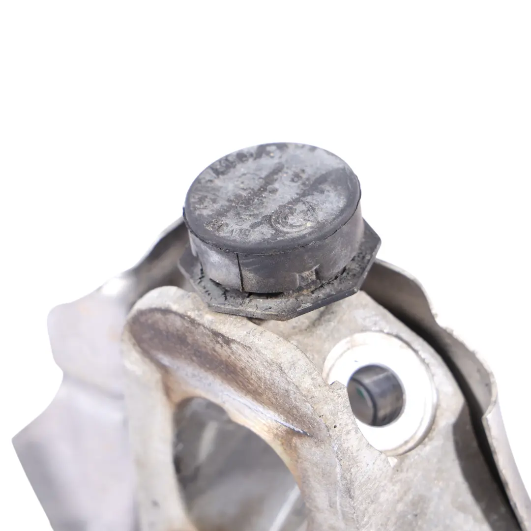 Wspornik Mocowanie Silnika Uchwyt Prawy 6864614 do BMW X5 F15 X6 F16 o numerze 6882032 BMW X5 F15 X6 F16 Wspornik Mocowanie Silnika Uchwyt Prawy 6864614 - SKU 6882032 - Numer Części 6882032