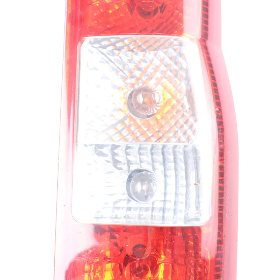 Feu arrière droit Feu latéral Panneau arrière pour Ford Transit MK7 à propos du numéro de pièce 6C11-13404-A Ford Transit MK7 Feu arrière droit Feu latéral Panneau arrière - SKU 6C1113404A - Numéro de pièce 6C11-13404-A
