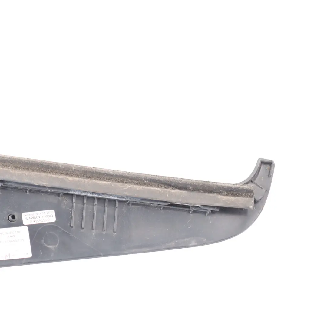 Baguette d'habillage de porte avant droite pour Ford Transit à propos du numéro de pièce 6C16-V22370-AAW Ford Transit Baguette d'habillage de porte avant droite - SKU 6C16-V22370-AAW - Numéro de pièce 6C16-V22370-AAW