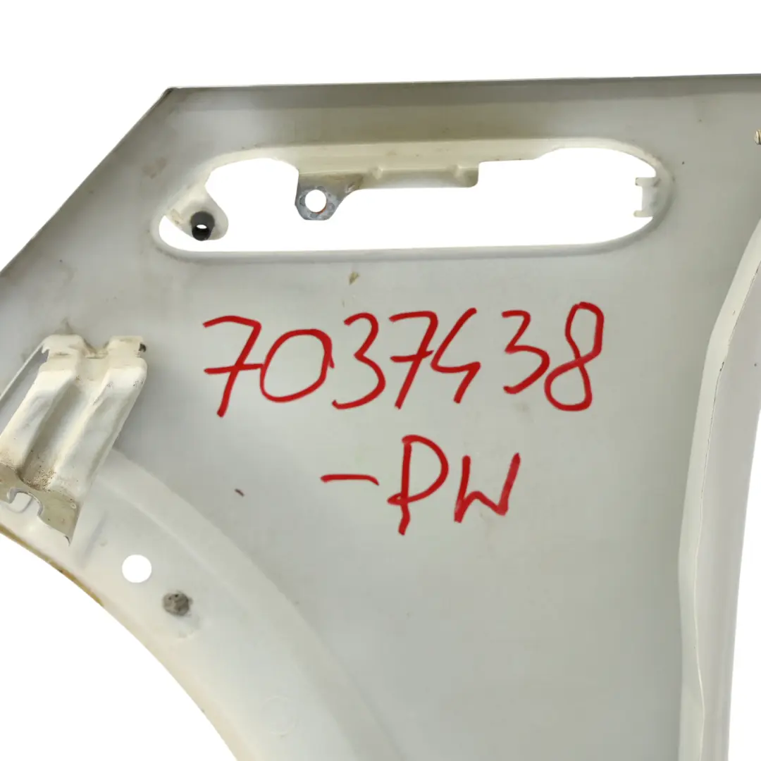 Panel Boczny Przedni Błotnik Prawy Pepper Biały - 850 do Mini R50 R53 o numerze 7037438 Mini R50 R53 Panel Boczny Przedni Błotnik Prawy Pepper Biały - 850 - SKU 7037438-PW - Numer Części 7037438