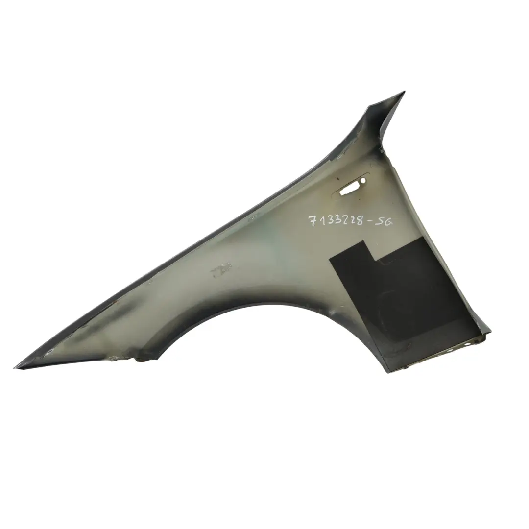 Błotnik Prawy Przedni Sparkling Graphite Metalik - A22 do BMW E81 E87 o numerze 7133228 BMW E81 E87 Błotnik Prawy Przedni Sparkling Graphite Metalik - A22 - SKU 7133228-SG - Numer Części 7133228