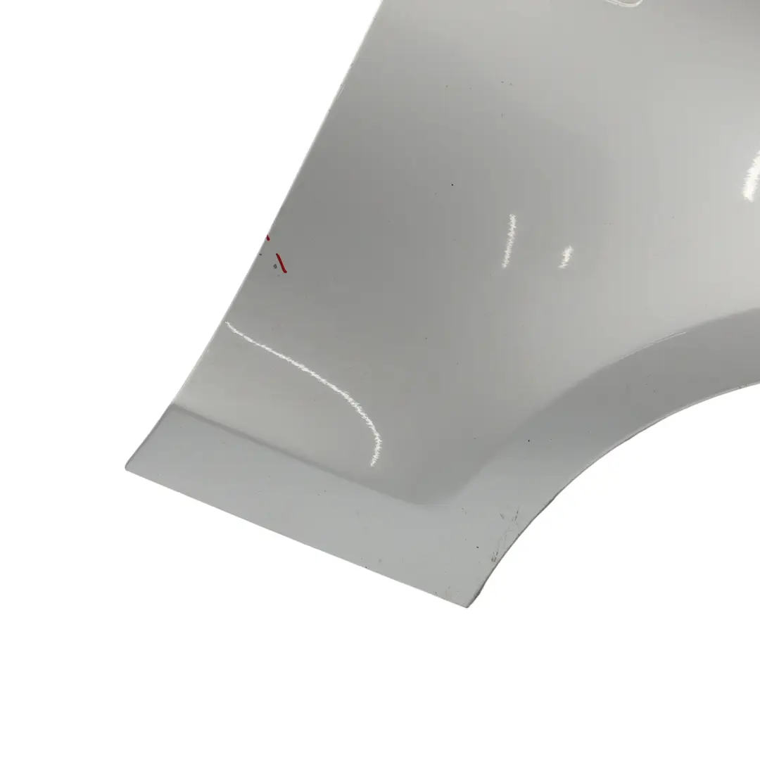 Aile Latérale Avant Droite Titansilber Metallic Argent - 354 pour BMW E81 E87 à propos du numéro de pièce 7133228 BMW E81 E87 Aile Latérale Avant Droite Titansilber Metallic Argent - 354 - SKU 7133228-TS2 - Numéro de pièce 7133228