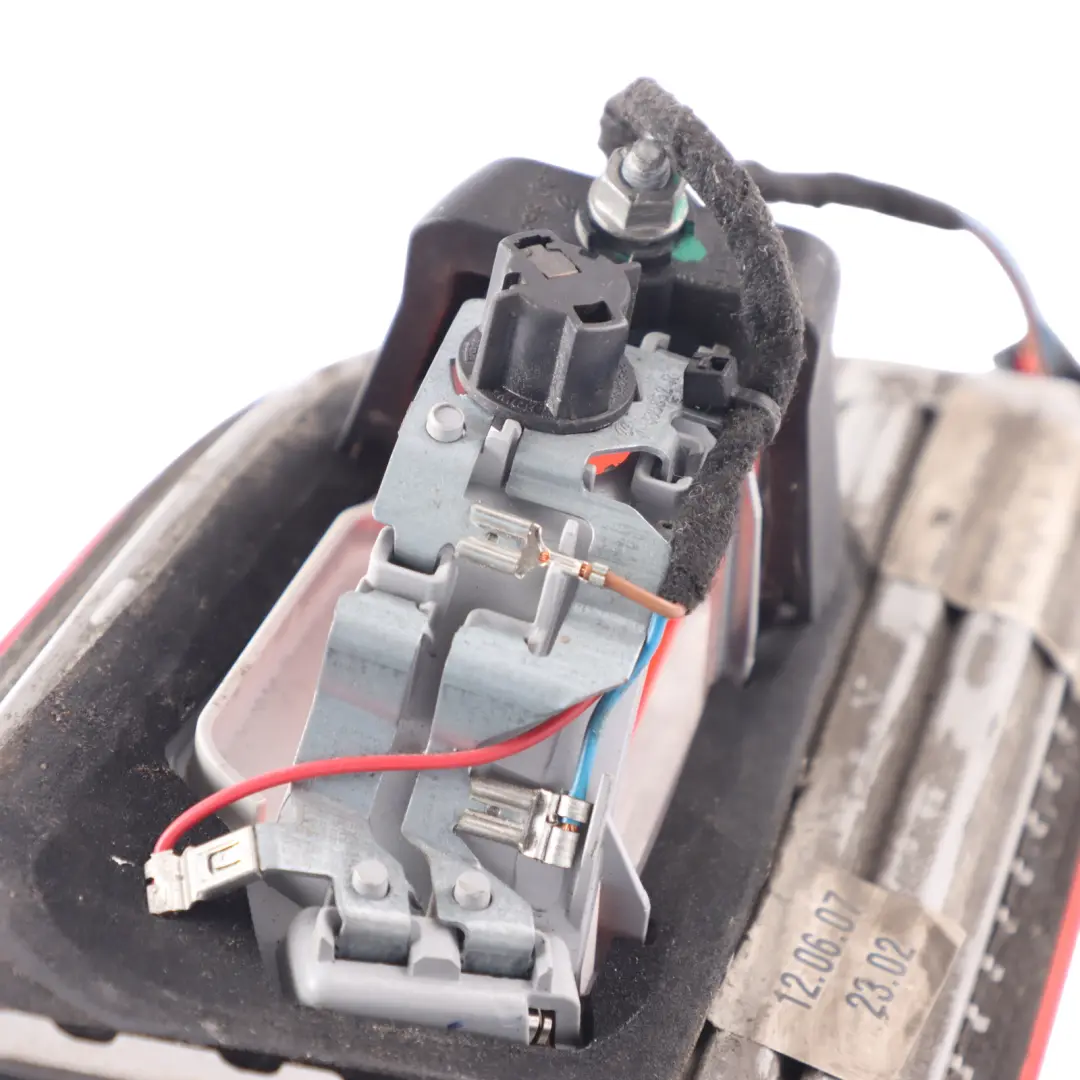 BMW E93 Cabrio Convertible Light In Trunk Lid Rear Right O/S - SKU 7162304-1 - Numéro de pièce 7162304