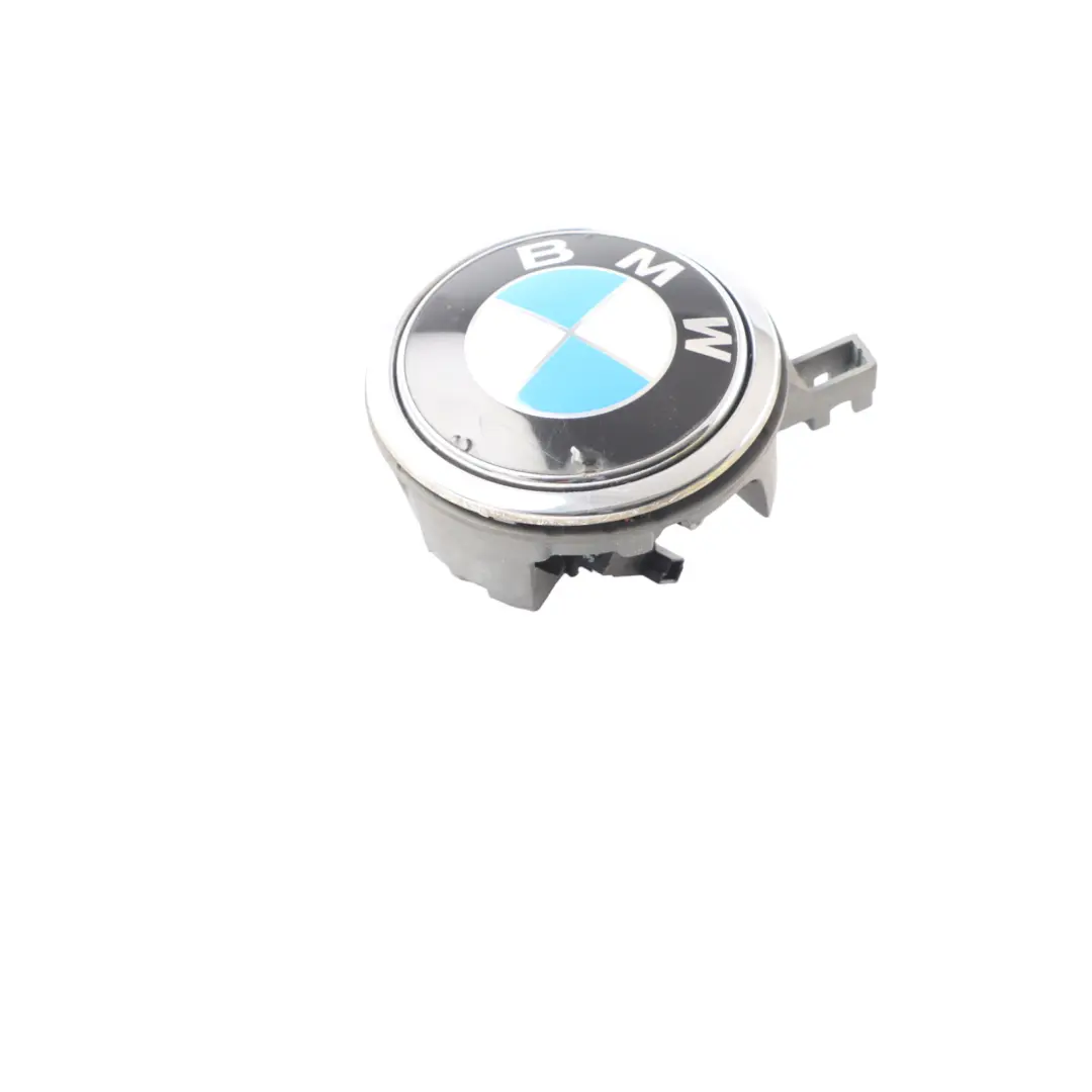 Klamka Uchwyt Emblemat Klapy Bagażnika do BMW E81 E87 o numerze 7200938 BMW E81 E87 Klamka Uchwyt Emblemat Klapy Bagażnika - SKU 7200938-2 - Numer Części 7200938