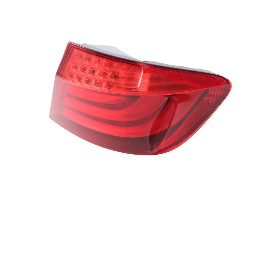 Luz Trasera En El Panel Lateral Derecho para BMW F10 con número de pieza 7203230 BMW F10 Luz Trasera En El Panel Lateral Derecho - SKU 7203230-1 - Número de pieza 7203230