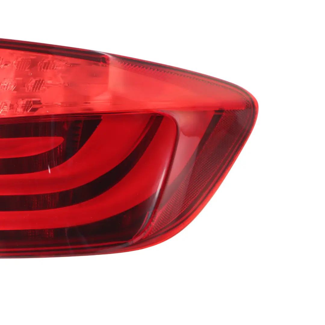 Luz Trasera En El Panel Lateral Derecho para BMW F10 con número de pieza 7203230 BMW F10 Luz Trasera En El Panel Lateral Derecho - SKU 7203230-1 - Número de pieza 7203230