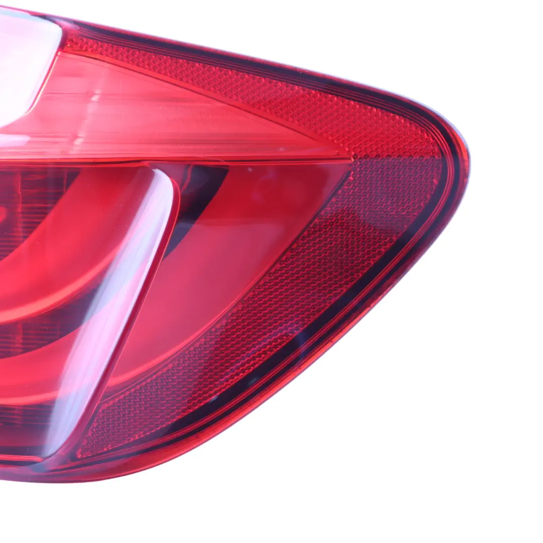 Luz Trasera En El Panel Lateral Derecho para BMW F10 con número de pieza 7203230 BMW F10 Luz Trasera En El Panel Lateral Derecho - SKU 7203230-1 - Número de pieza 7203230