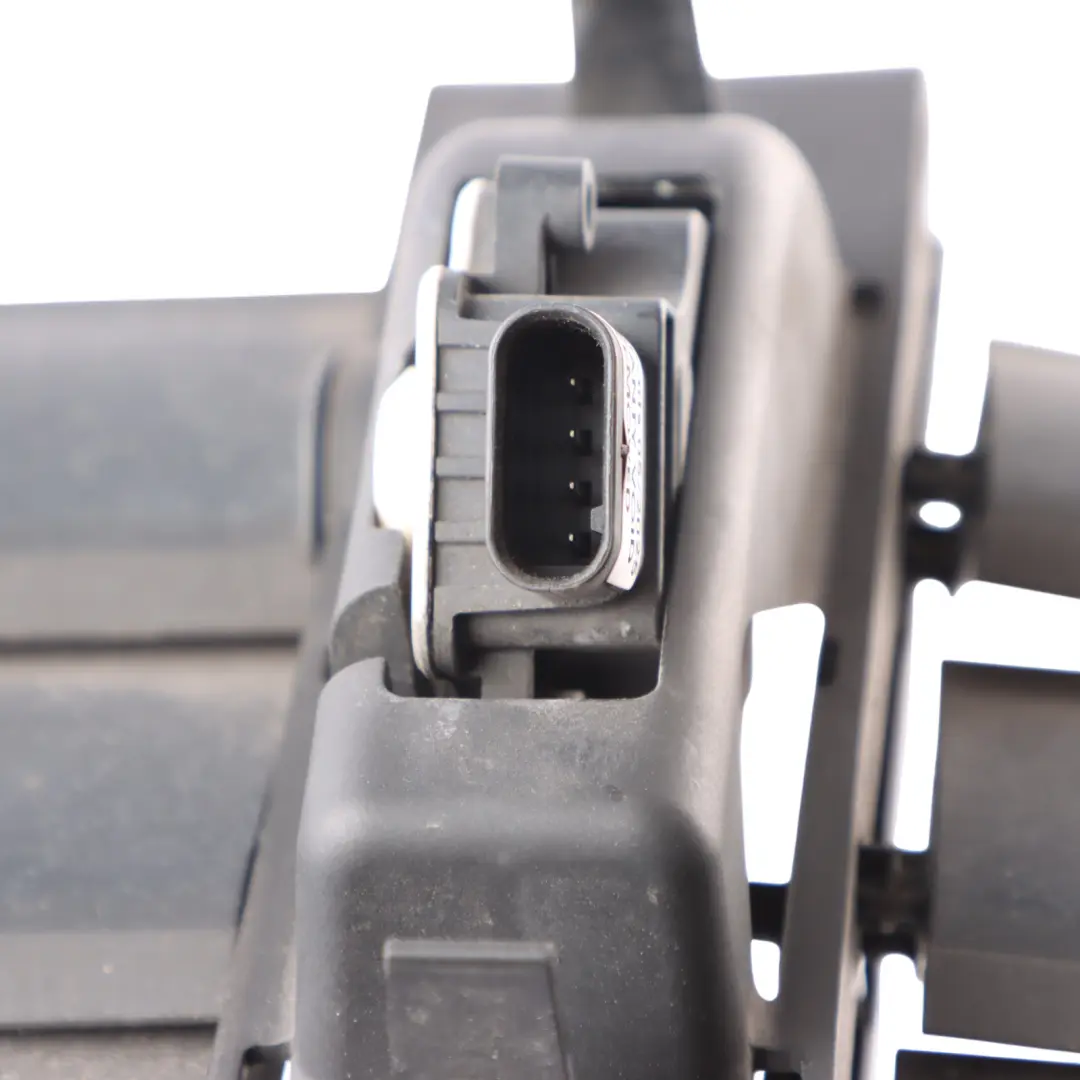 Duct Front Slam Panel Intake Intake Flap to BMW F06 F12 Air with Part number 7211512 BMW F06 F12 Air Duct Front Slam Panel Intake Intake Flap - SKU 7211512-1 - Part number 7211512