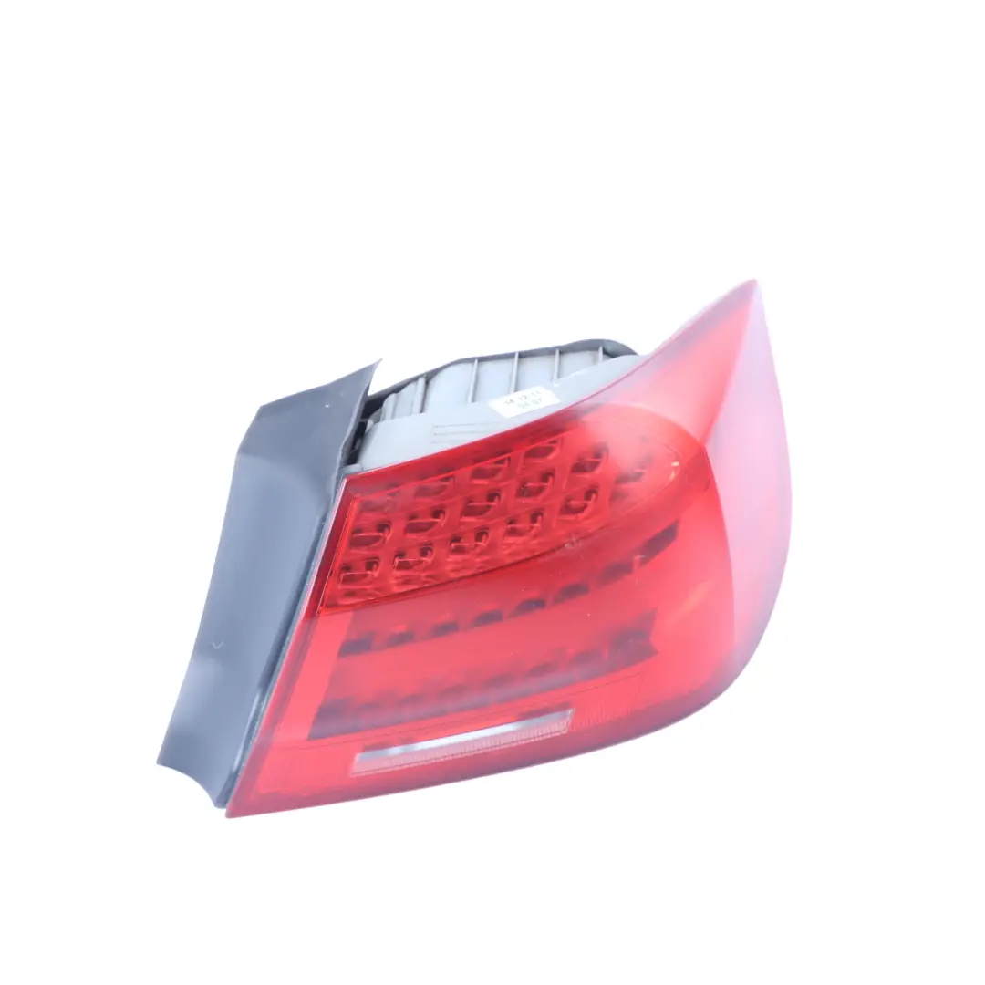 Heckleuchte LED Rücklicht Rückleuchte Außen Rechts 7251 für BMW 3 Series E92 LCI mit Teilenummer 7251958 BMW 3 Series E92 LCI Heckleuchte LED Rücklicht Rückleuchte Außen Rechts 7251 - SKU 7251958-1 - Teilenummer 7251958