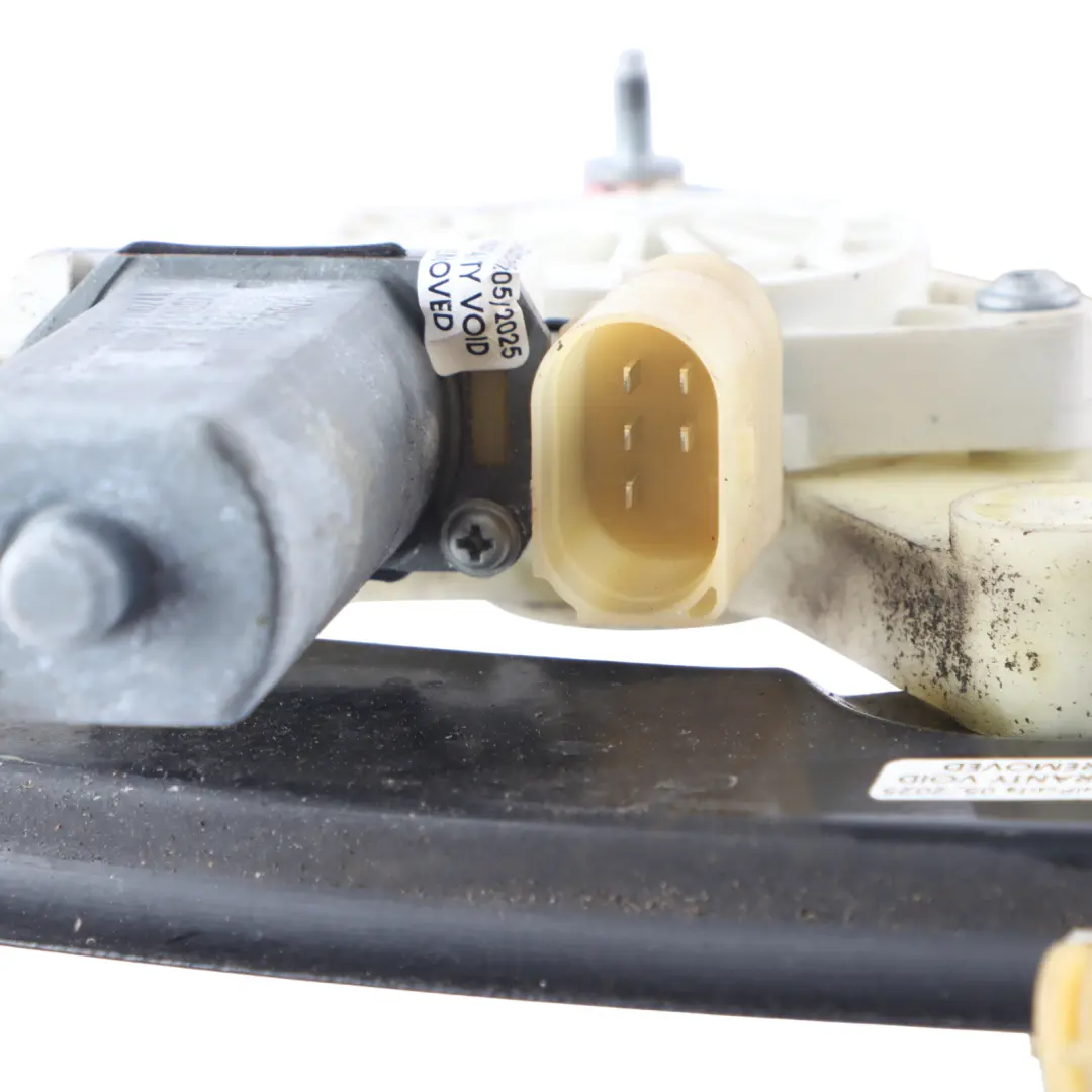 Coupé Alzacristalli Anteriori Destro Porte Con Motore per BMW F06 con numero di parte 7268798 BMW F06 Coupé Alzacristalli Anteriori Destro Porte Con Motore - SKU 7268798 - Numero di parte 7268798