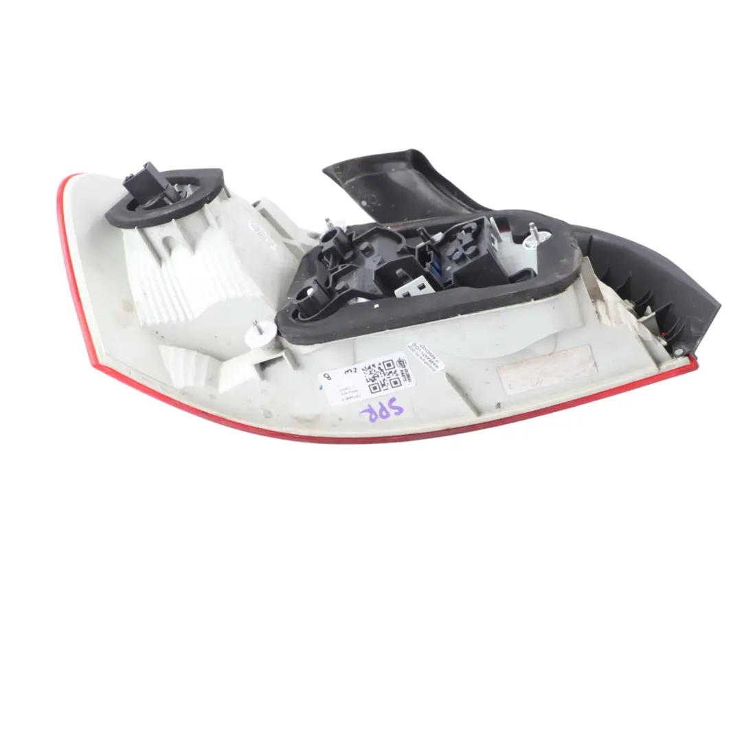 Light BMW E82 E88 Tail Lamp Lighting Unit Right O/S to Rear with Part number 7273430 Rear Light BMW E82 E88 Tail Lamp Lighting Unit Right O/S - SKU 7273430-1 - Part number 7273430