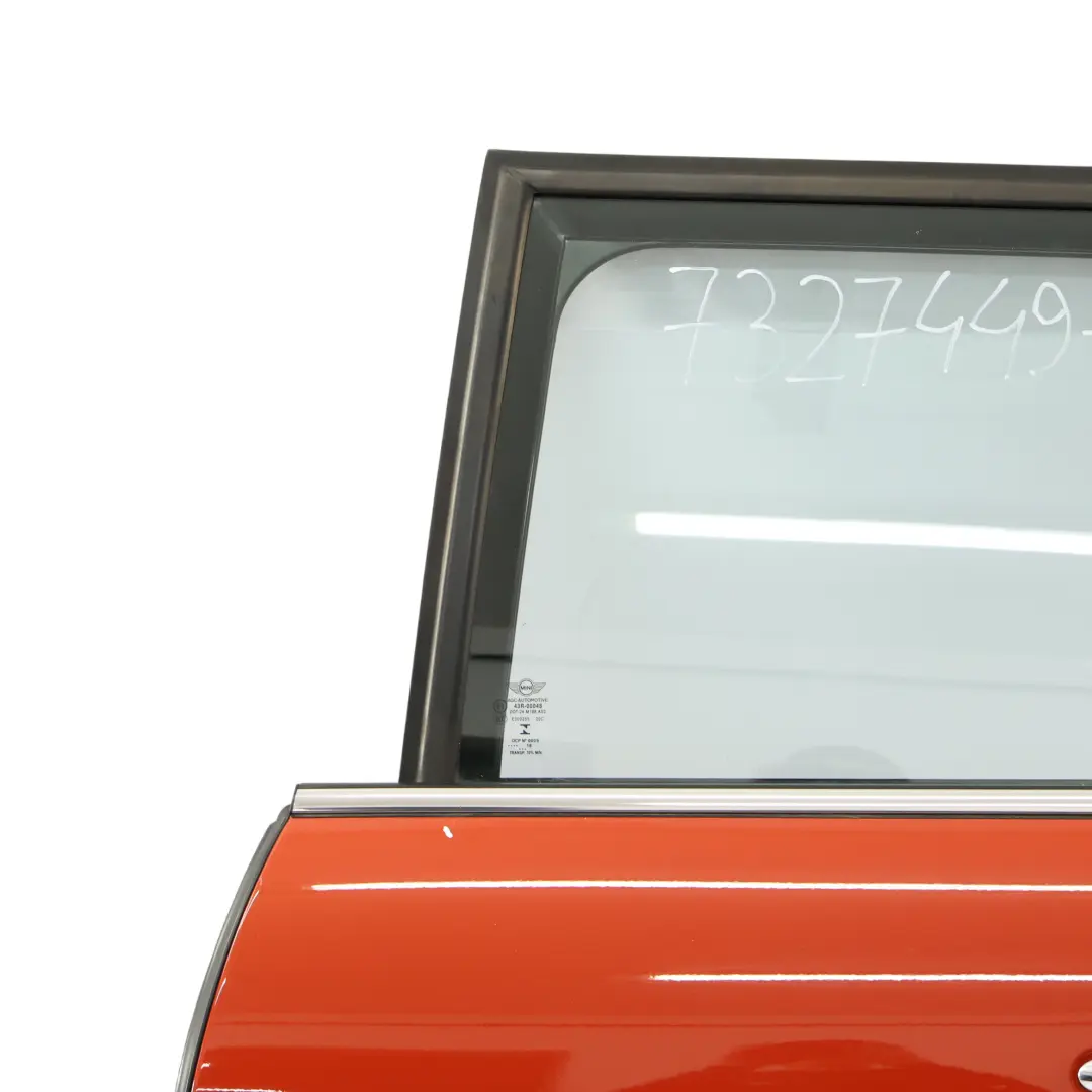 Puerta Trasera Izquierda Panel Revestimiento Solaris Orange - C1B para Mini F55 con número de pieza 7327449 Mini F55 Puerta Trasera Izquierda Panel Revestimiento Solaris Orange - C1B - SKU 7327449-SORG - Número de pieza 7327449