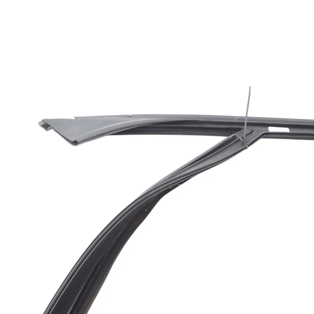 Guarnizione Guida Finestrino Interno Porta Anteriore Destra per BMW X1 F48 con numero di parte 7349636 BMW X1 F48 Guarnizione Guida Finestrino Interno Porta Anteriore Destra - SKU 7349636 - Numero di parte 7349636