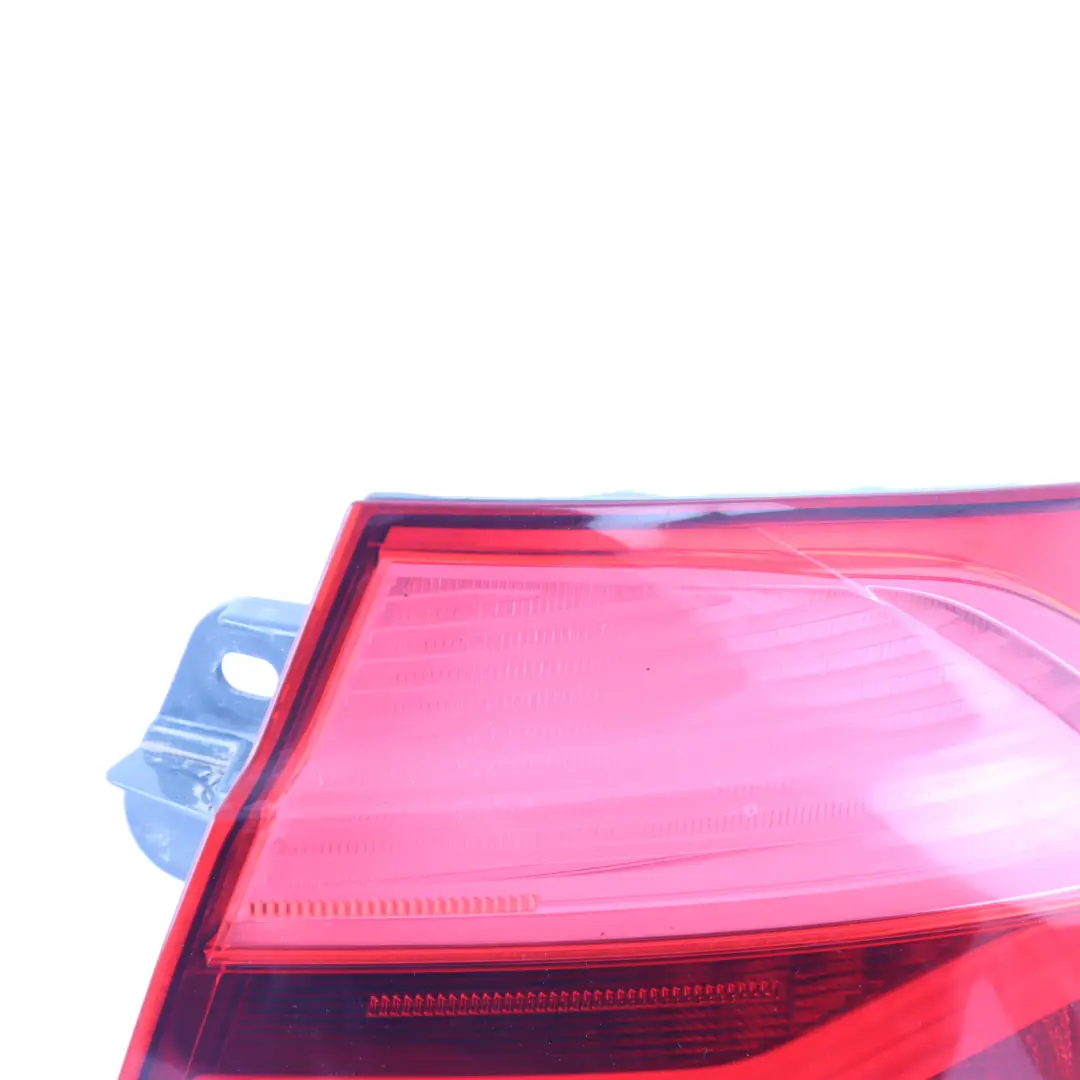Rücklicht In Der Seitenwand Rechts für BMW F30 F80 M3 LCI mit Teilenummer 7369118 BMW F30 F80 M3 LCI Rücklicht In Der Seitenwand Rechts - SKU 7369118 - Teilenummer 7369118