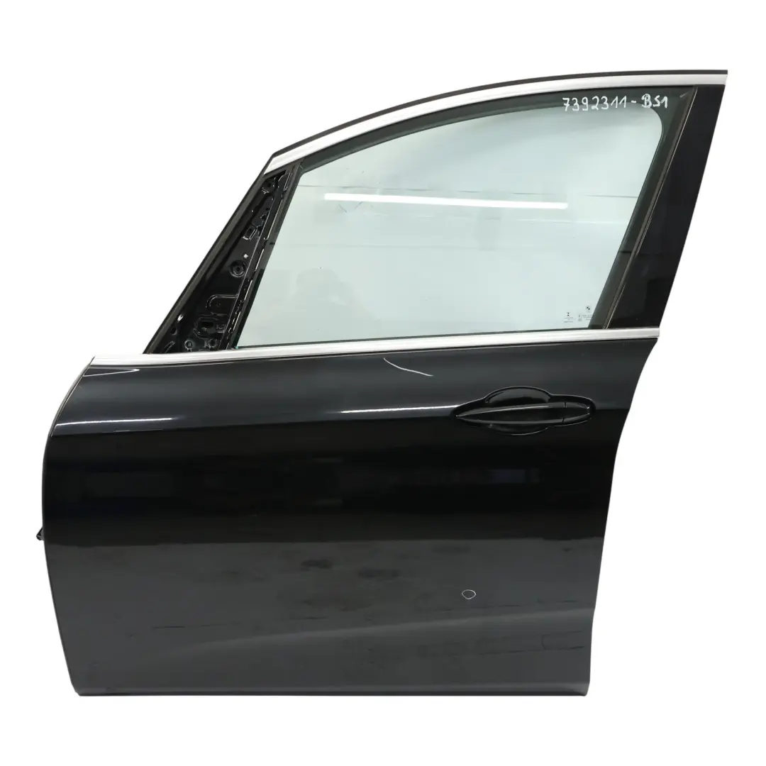 Gauche Black Sapphire Metallic - 475 pour BMW F46 Gran Tourer Porte Avant à propos du numéro de pièce 7392311 BMW F46 Gran Tourer Porte Avant Gauche Black Sapphire Metallic - 475 - SKU 7392311-BS1 - Numéro de pièce 7392311